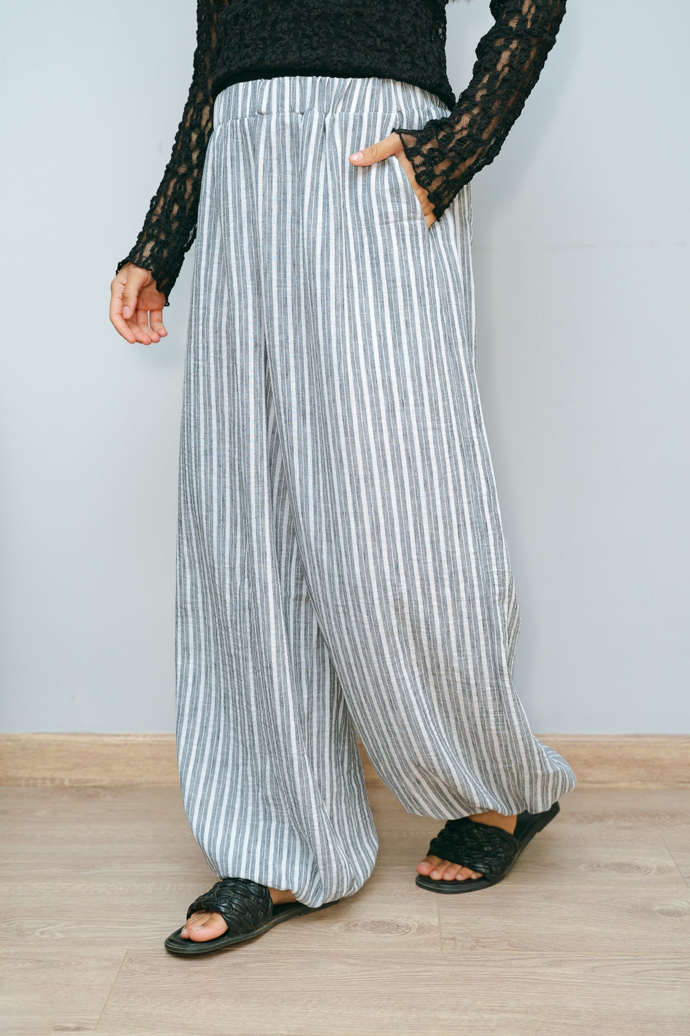 Ballon gray stripes pants