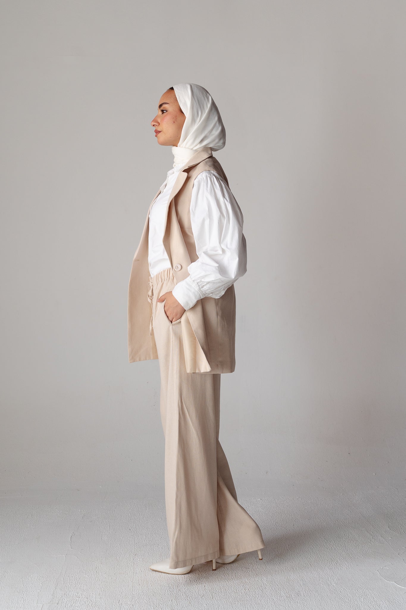 Statement beige linen set