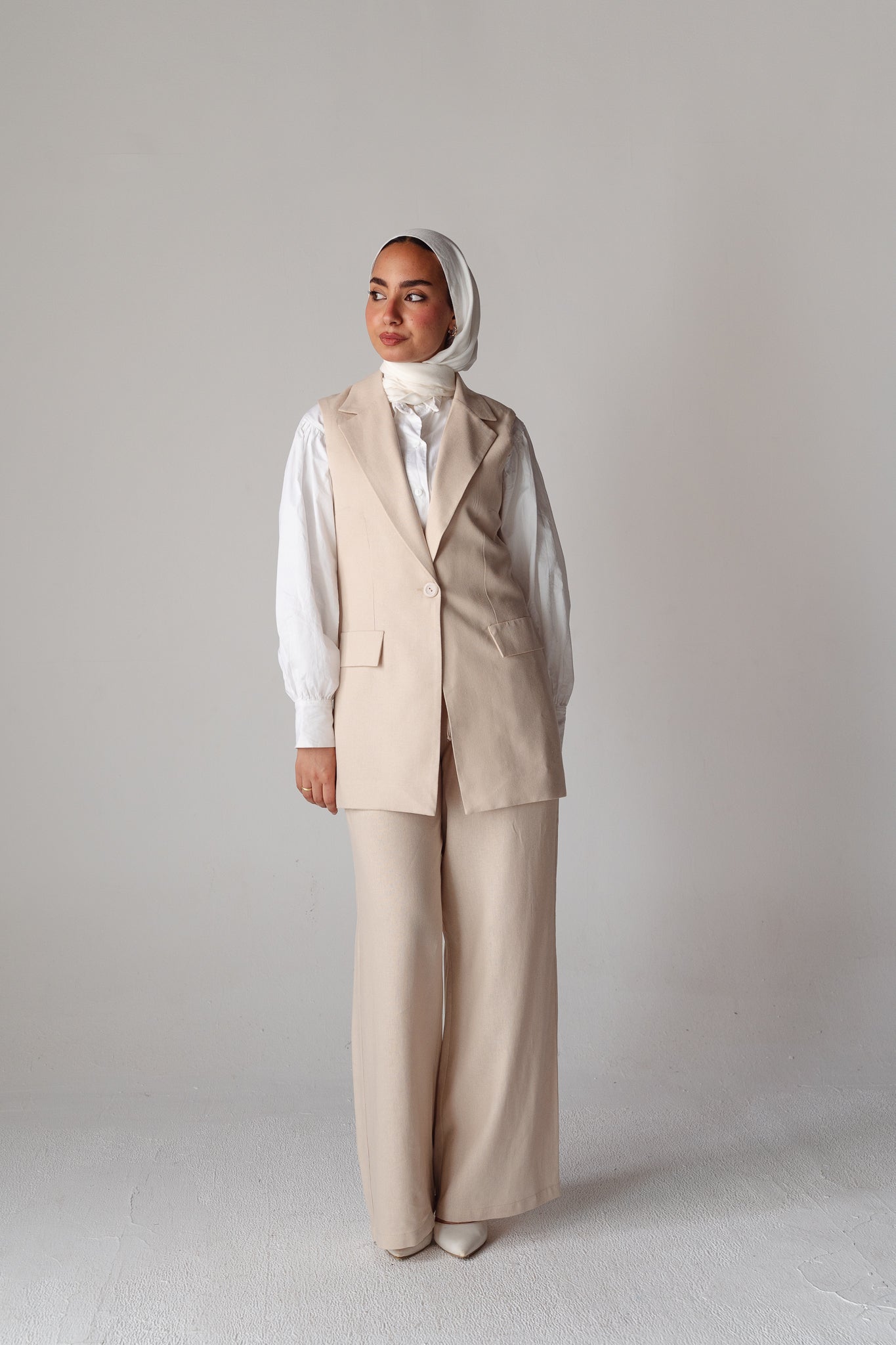 Statement beige linen set