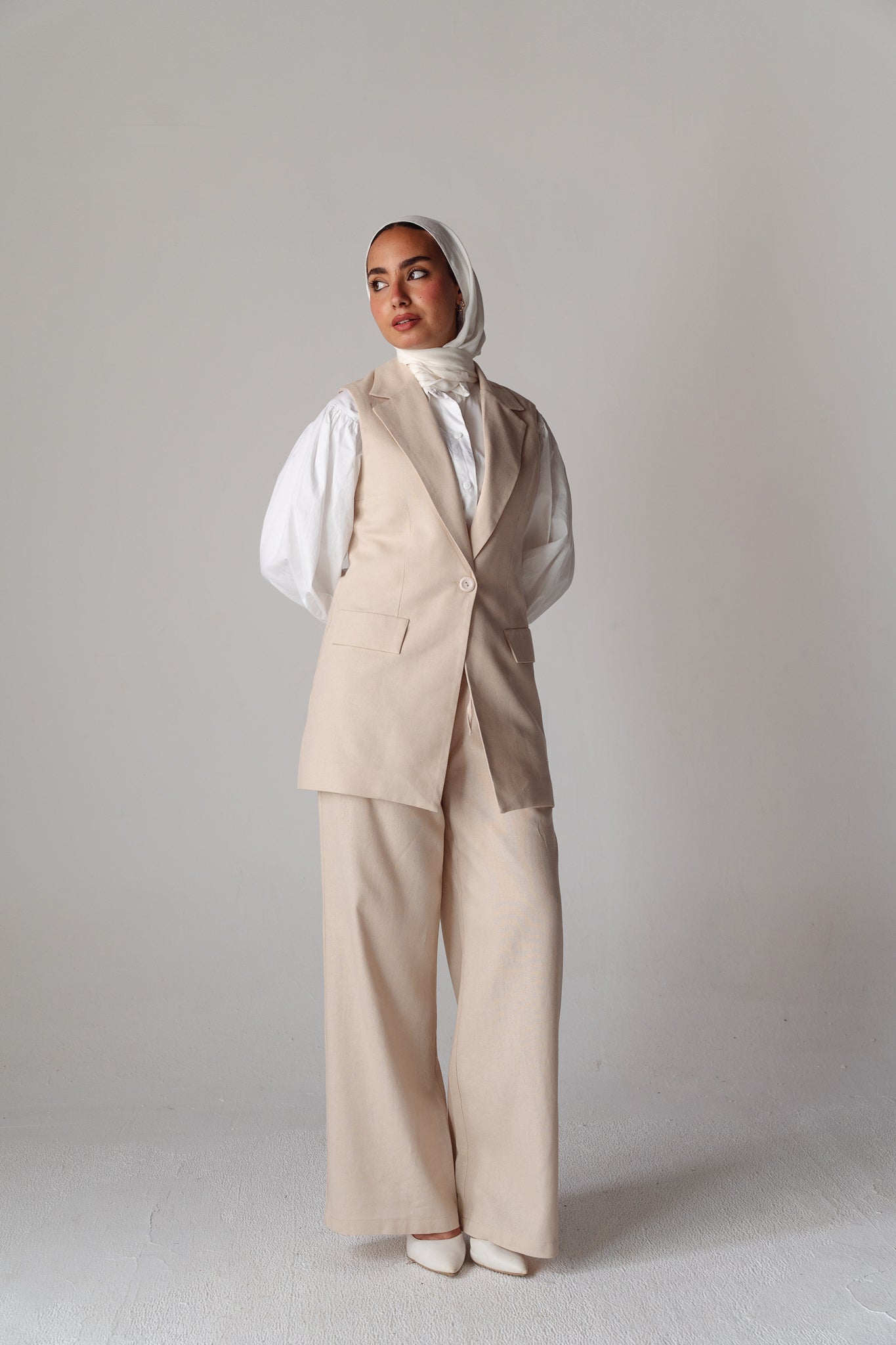 Statement beige linen set