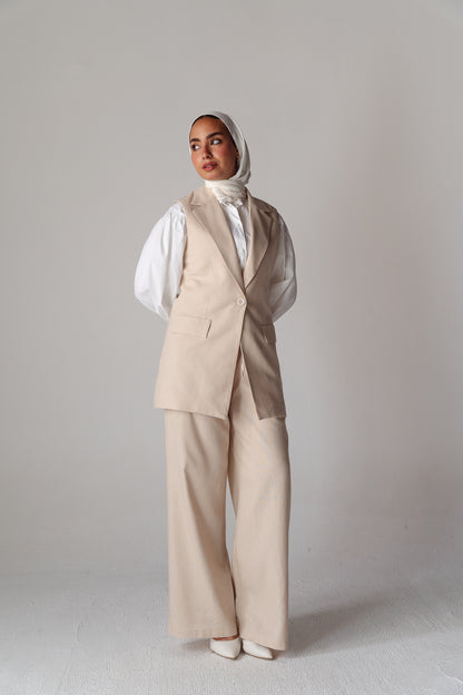 Statement beige linen set