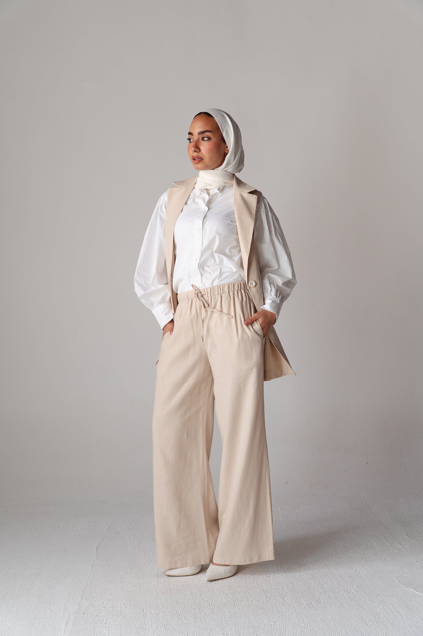 Statement beige linen set