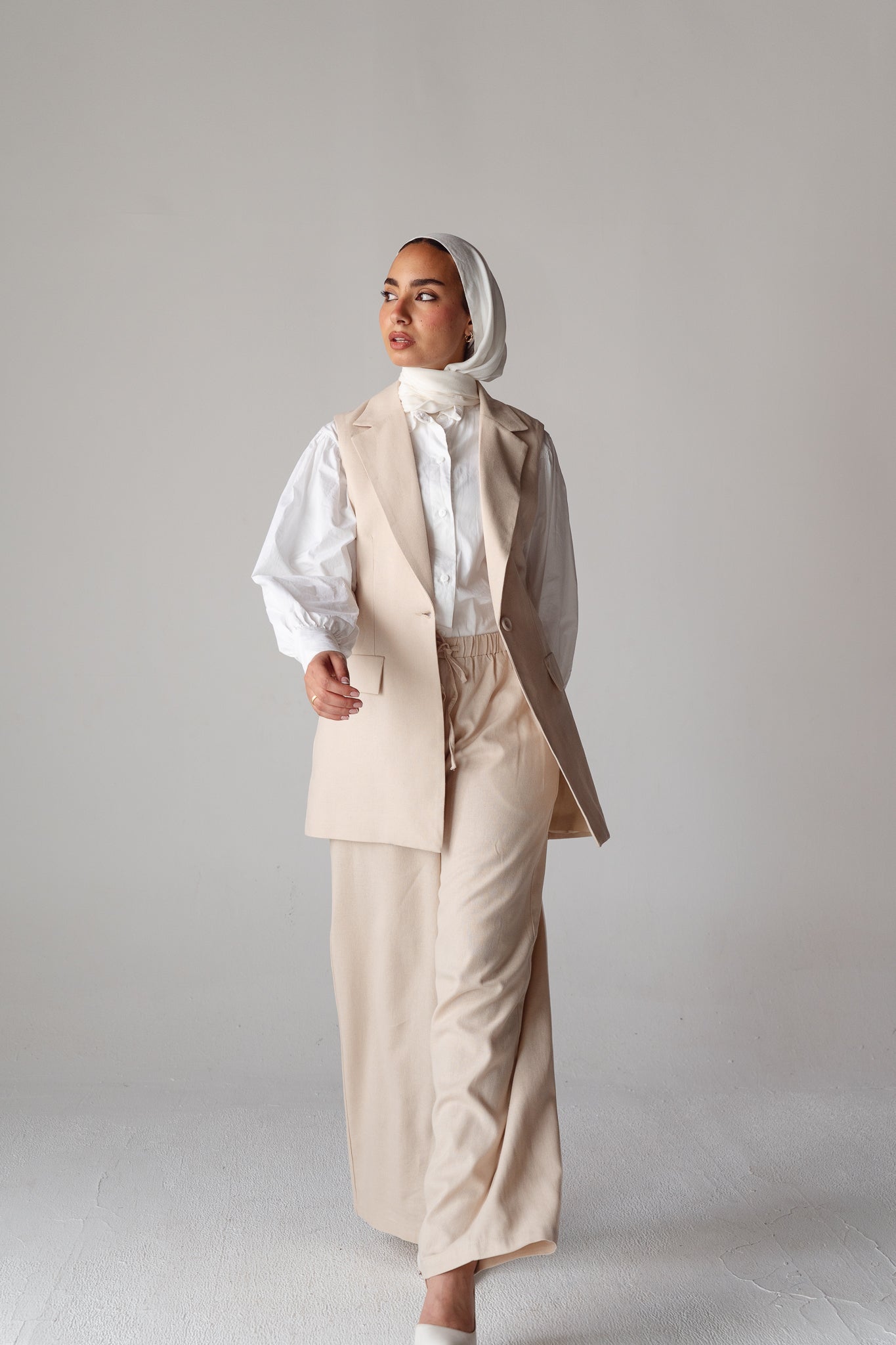 Statement beige linen set