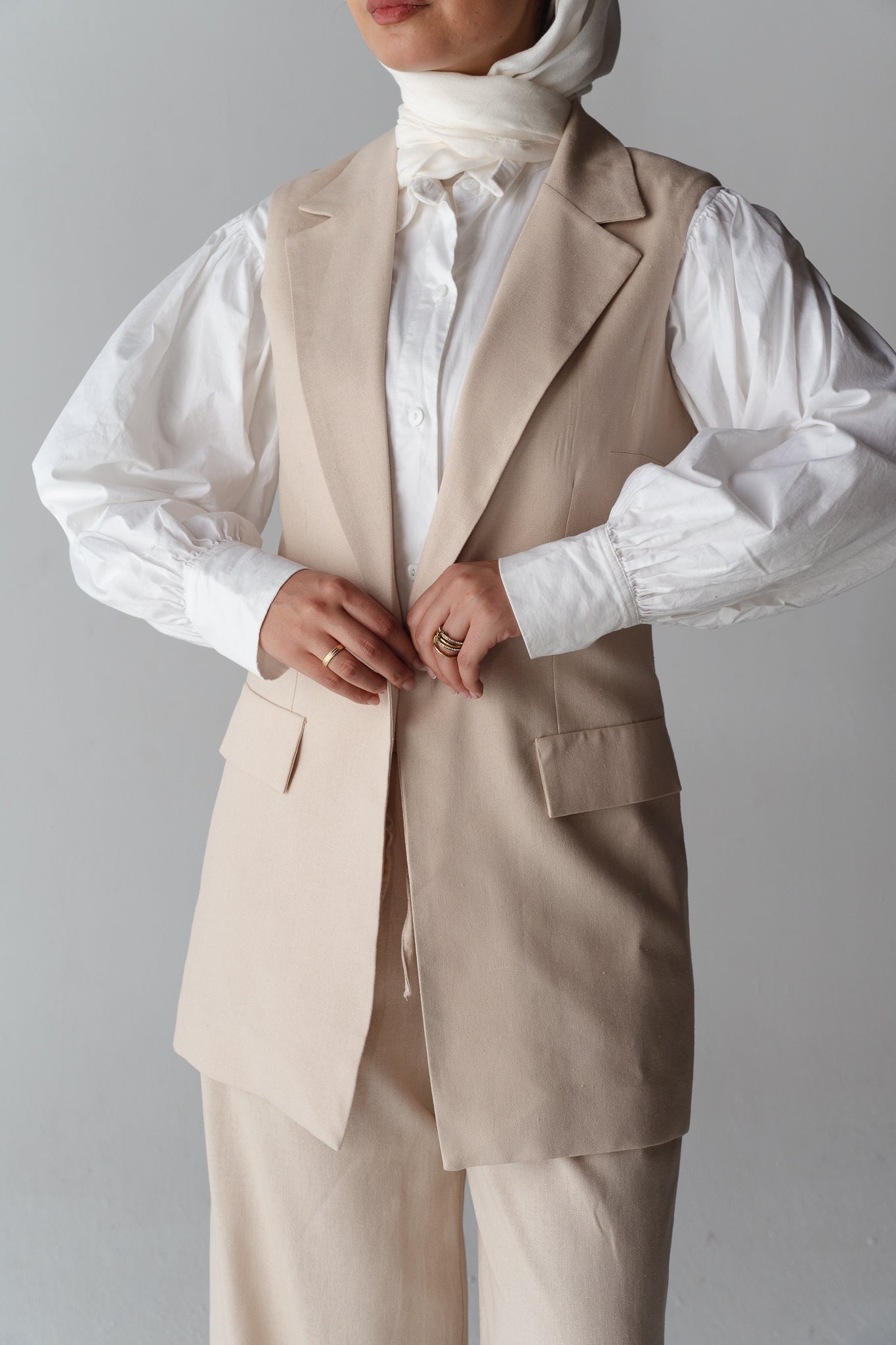 Statement beige linen set