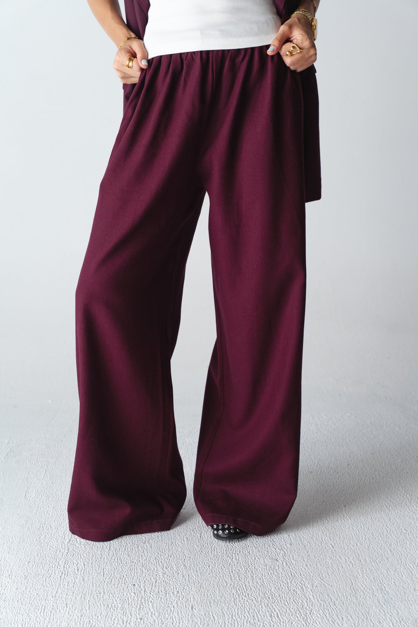 Statement burgundy linen set