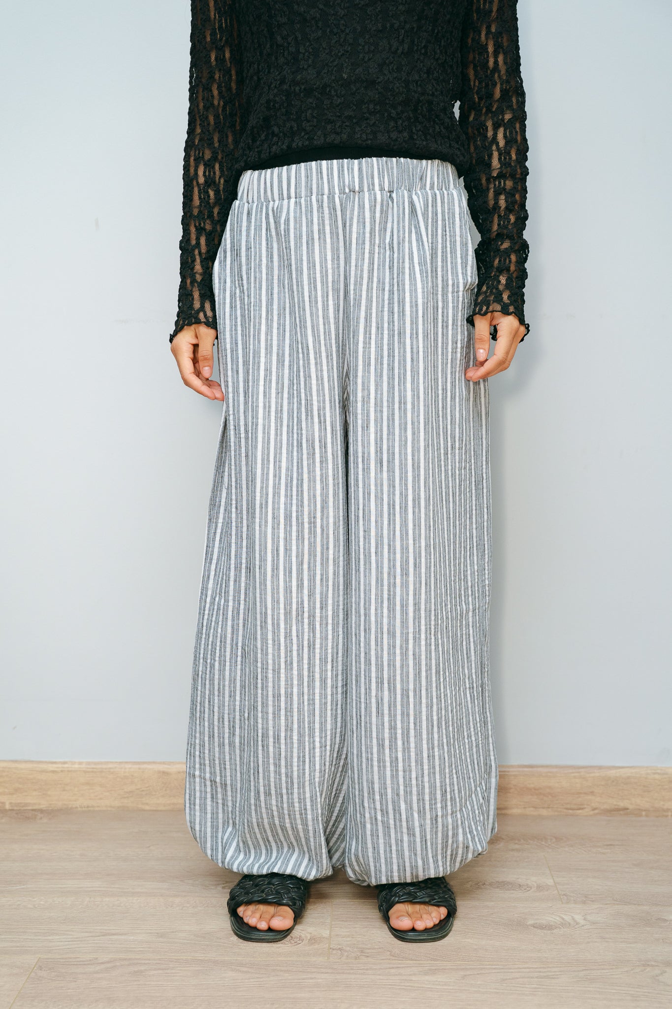 Ballon gray stripes pants
