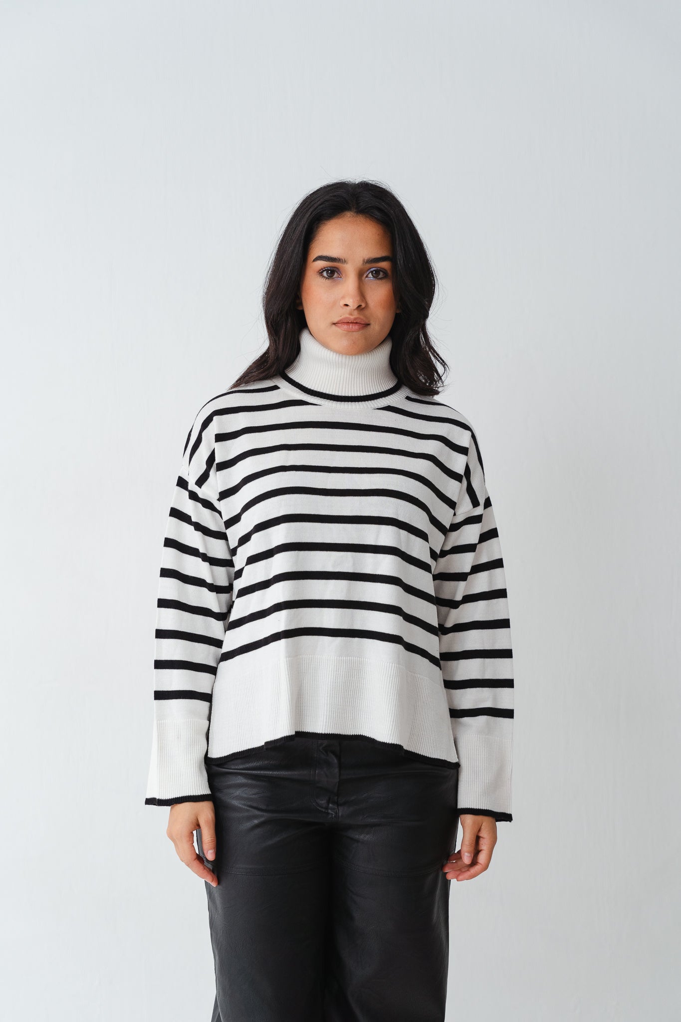 Linea White Pullover