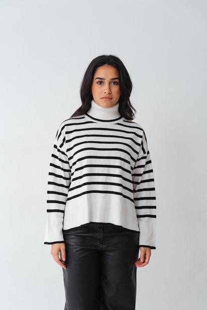 Linea White Pullover