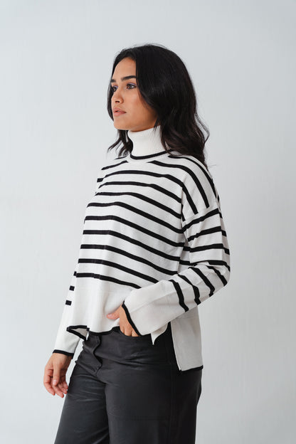Linea White Pullover