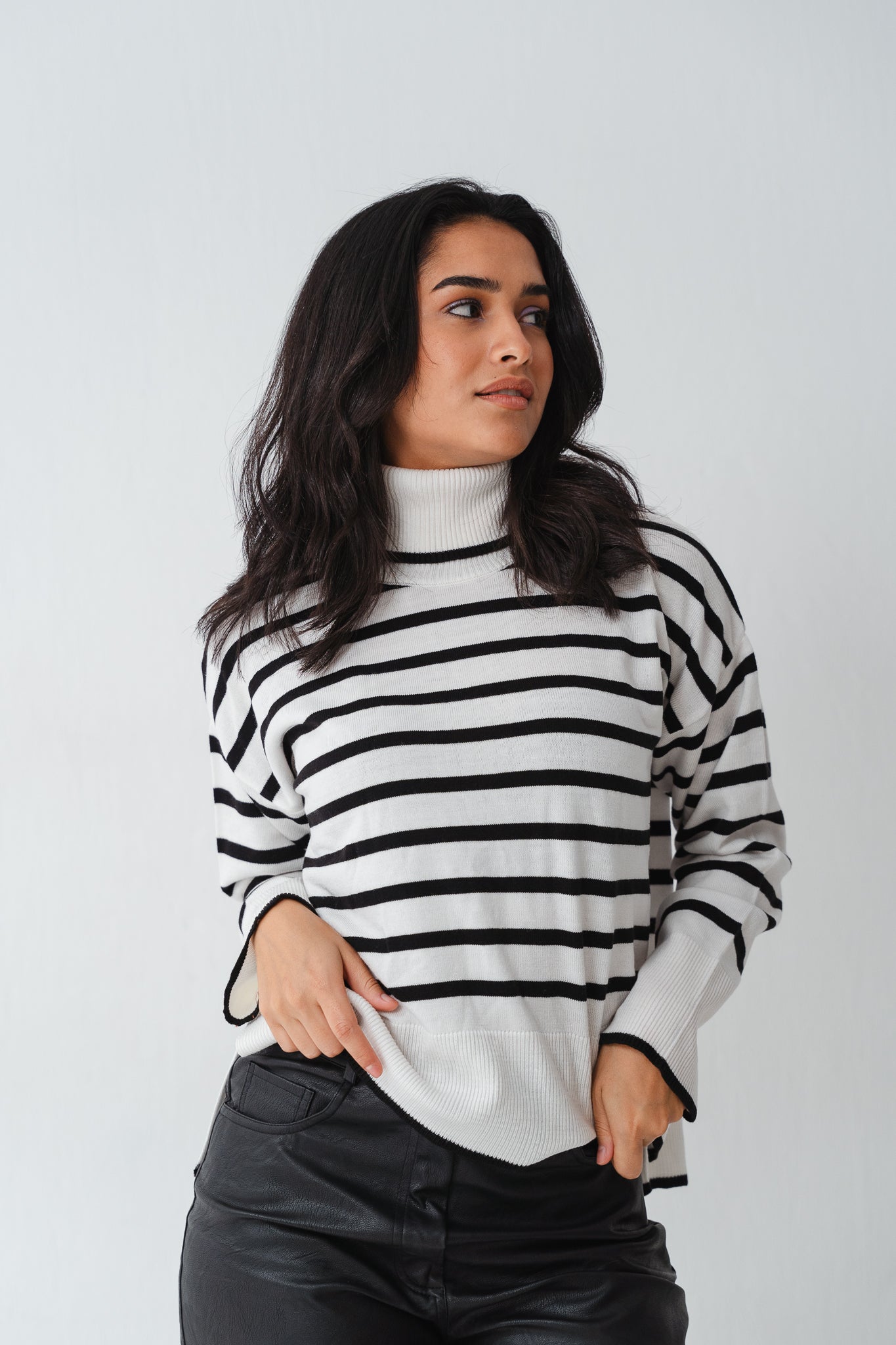 Linea White Pullover