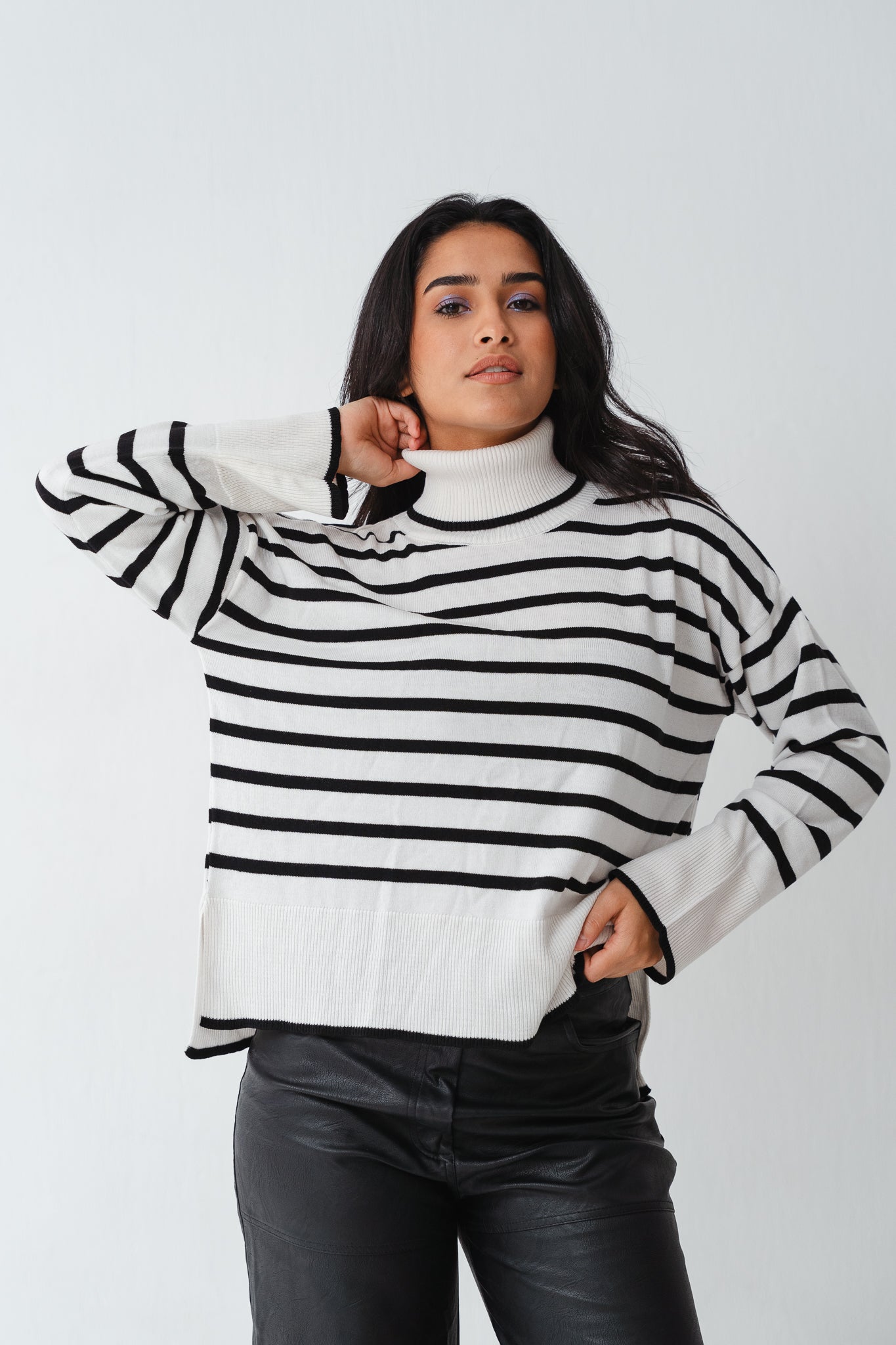 Linea White Pullover