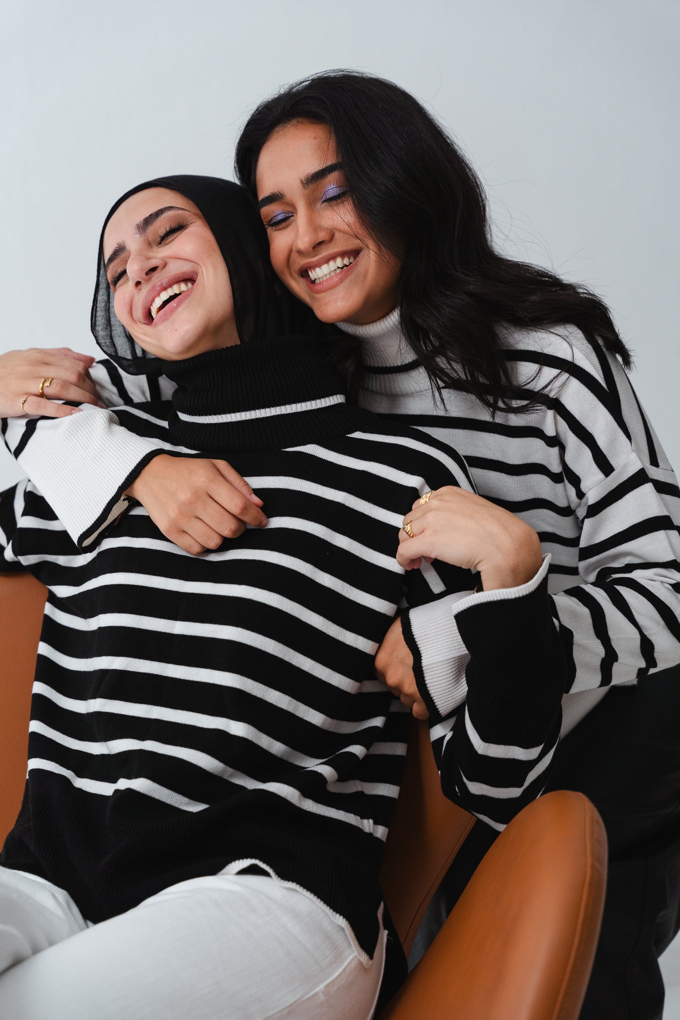 Linea Black Pullover